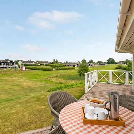 Holiday home Sisko - 600m From The Sea By Interhome Spodsbjerg